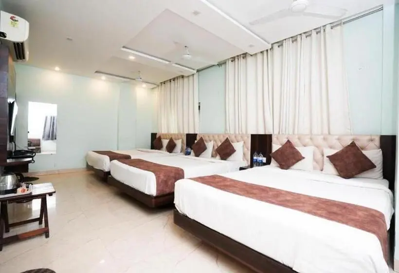ファミリールーム, The Royal Galaxy   Hotel In Fateh Sagar Rd