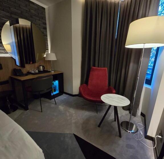 اتاق استاندارد با چشم‌انداز شهر, Vojvoda Putnik