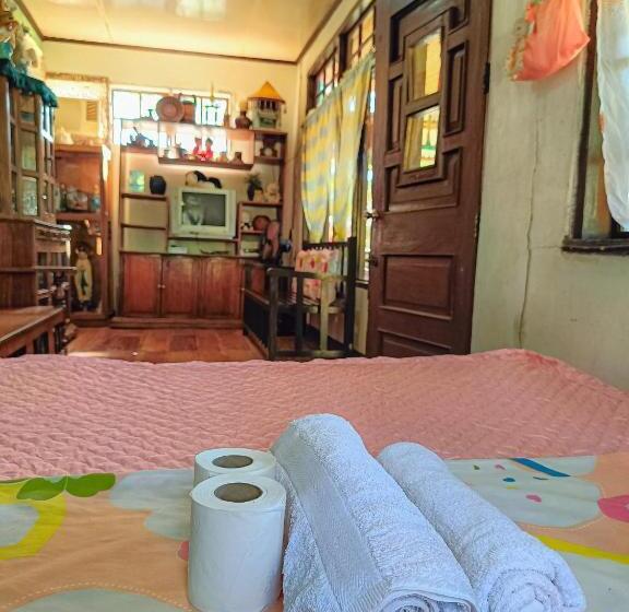 Семейный Номер, A. Zaragosa Lodging House