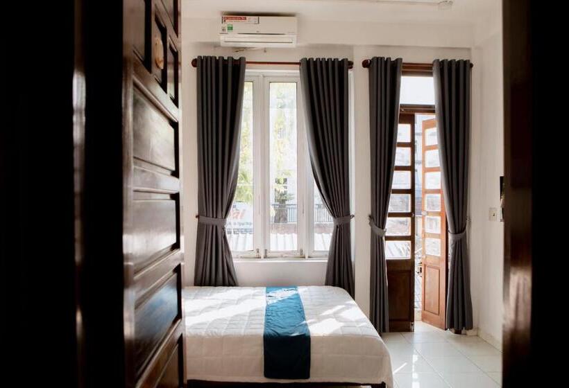 اتاق استاندارد با بالکن, Golden Guesthouse