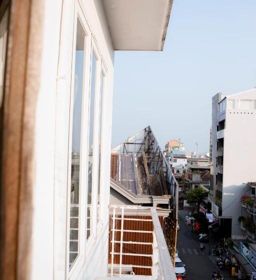 اتاق خانوادگی, Golden Guesthouse