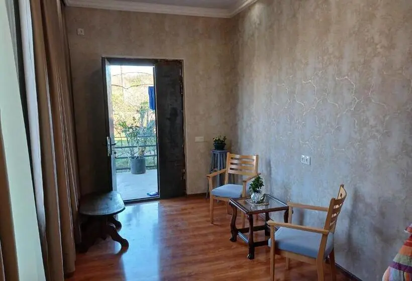اتاق خانوادگی, Guest House Nano