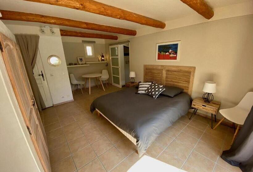 テラス付きスタンダードルーム, Pierres Blanches