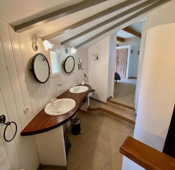 テラス付きスタンダードルーム, Pierres Blanches