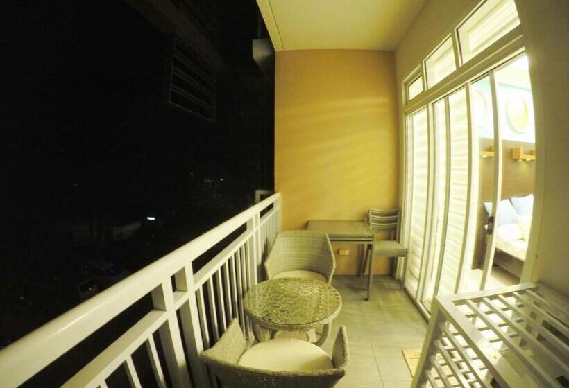 스탠다드 스튜디오 (전망), Pico De Loro Room Jacana A Bldg