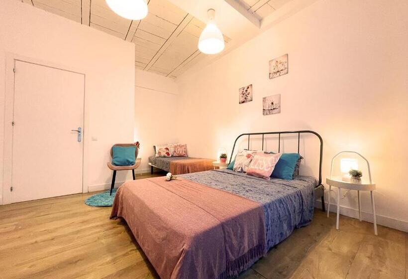 Трежместный Номер Economy, Gothic Near The Beach Rooms