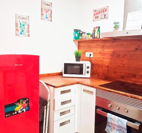 Трежместный Номер Economy, Gothic Near The Beach Rooms