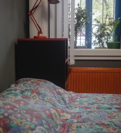 اتاق استاندارد, Mo Wine