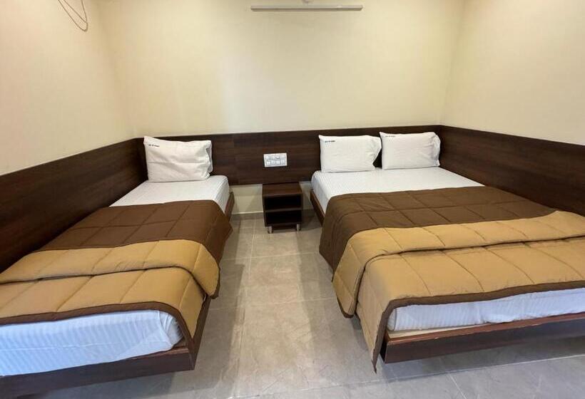 Номер Стандарт Трехместный, Dkr Grand