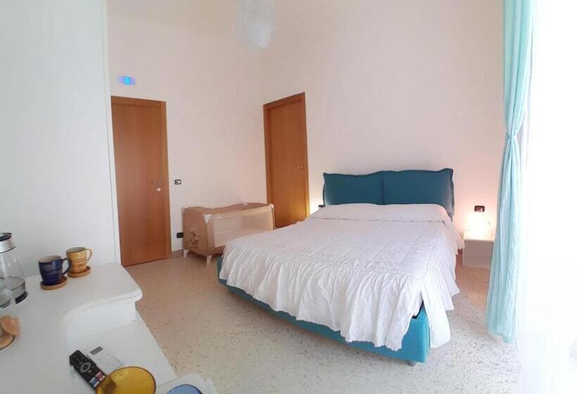 اتاق استاندارد با بالکن, Tombolata