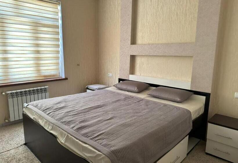 آپارتمان سوپریور 1 خوابه, Chashmasor Guest House