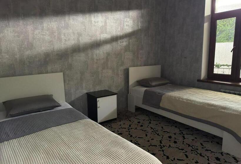 اتاق استاندارد با چشم‌انداز کوهستان, Chashmasor Guest House