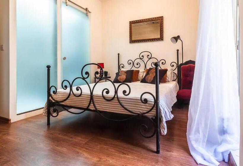 اتاق استاندارد, Gallo House