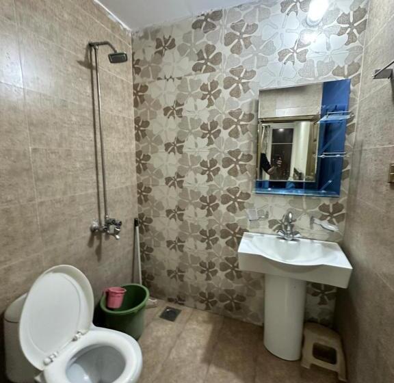 اتاق استاندارد با چشم‌انداز کوهستان, Bhurban Breeze Inn