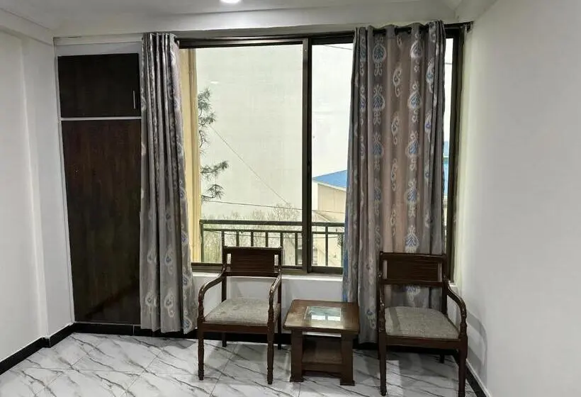 اتاق استاندارد با چشم‌انداز کوهستان, Bhurban Breeze Inn