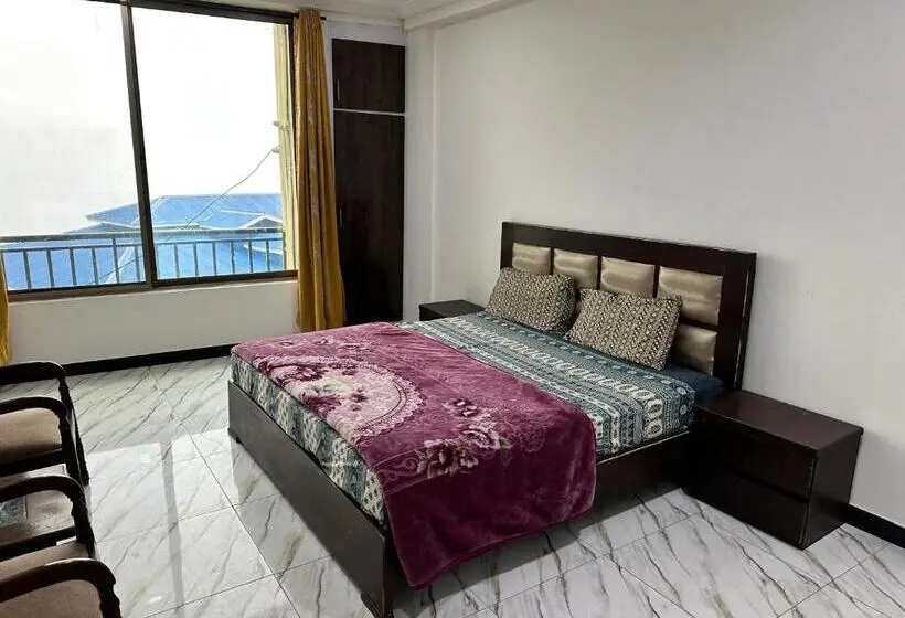 سوییت با چشم‌انداز کوه, Bhurban Breeze Inn