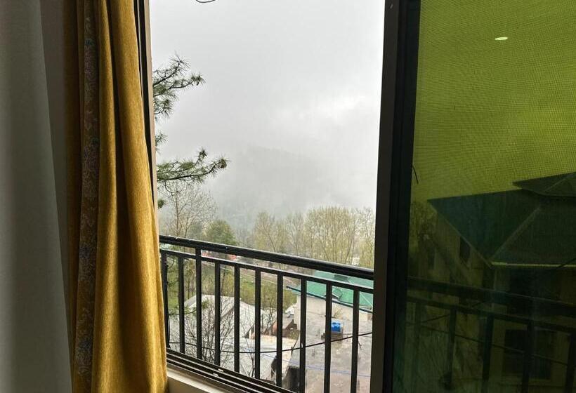 سوییت با چشم‌انداز کوه, Bhurban Breeze Inn