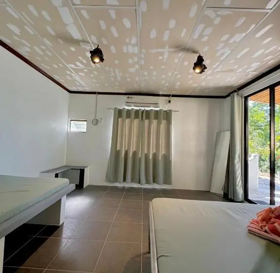 Perhehuone, Green Garden Beach Resort, Sipalay
