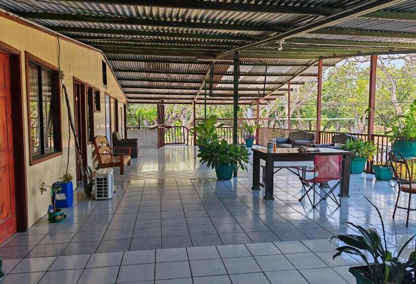Кровать в Общей Комнате, Hostel Y Cabinas Yilmer