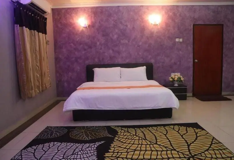 キングサイズベッドのデラックスルーム, Bunga Raya Resort Parit Buntar