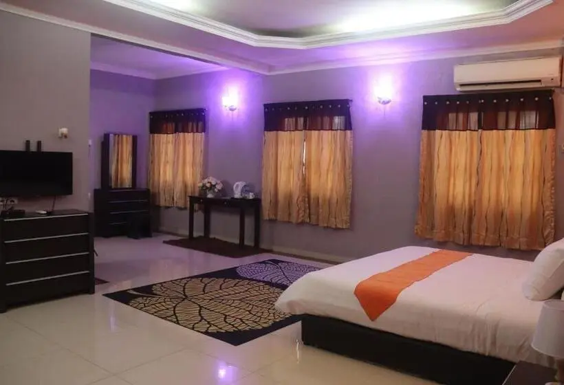 キングサイズベッドのデラックスルーム, Bunga Raya Resort Parit Buntar