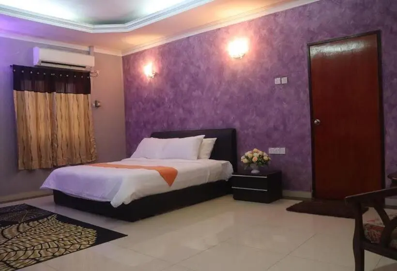 キングサイズベッドのデラックスルーム, Bunga Raya Resort Parit Buntar