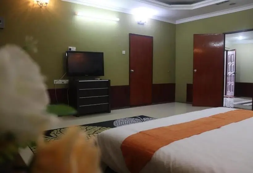 キングサイズベッドのスーペリアルーム, Bunga Raya Resort Parit Buntar