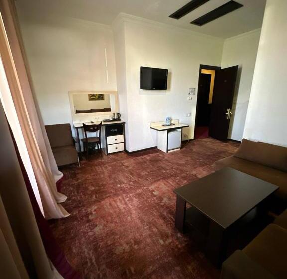 اتاق لوکس, Europe Plaza