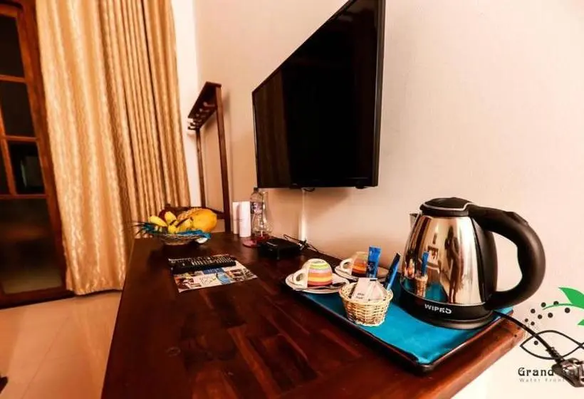 バルコニー付きスタンダードトリプルルーム, Grand Kalundawa Resort