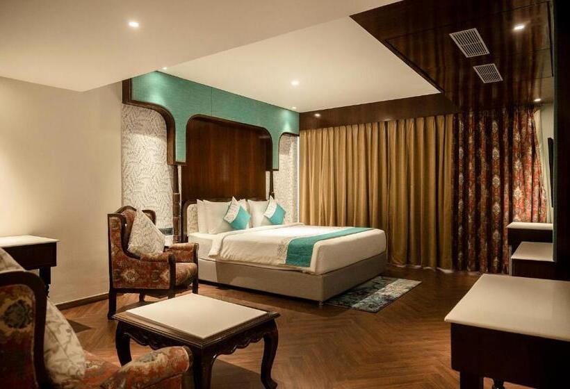 주니어 스위트, Lake View