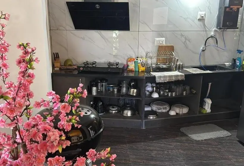 Villa 1 Makuuhuone, Raj Home Stay