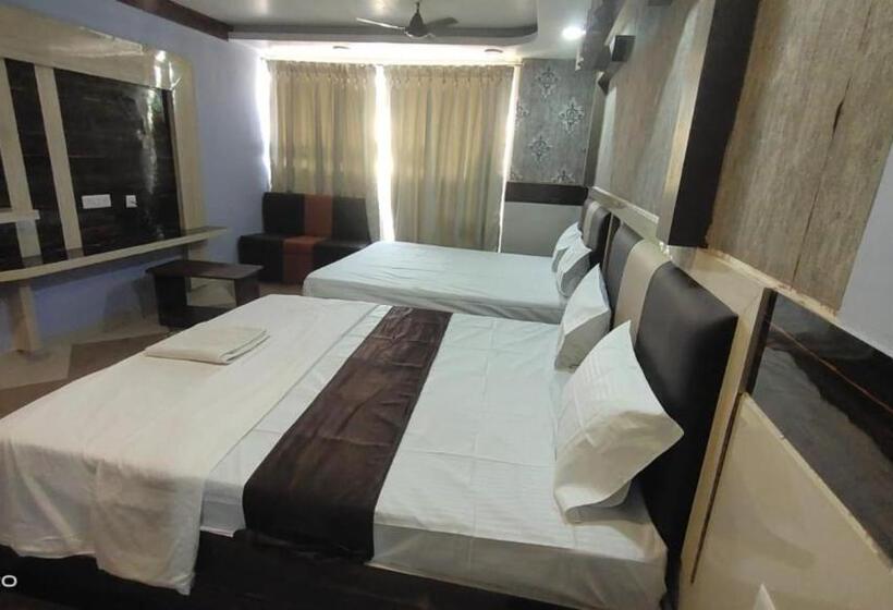 اتاق سوپریور چهار تخته, Tara Lodge Grand Road Puri   Near Jagannath Temple   Best Location
