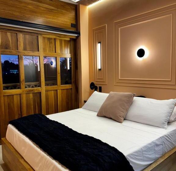 デラックススイート, Bindi