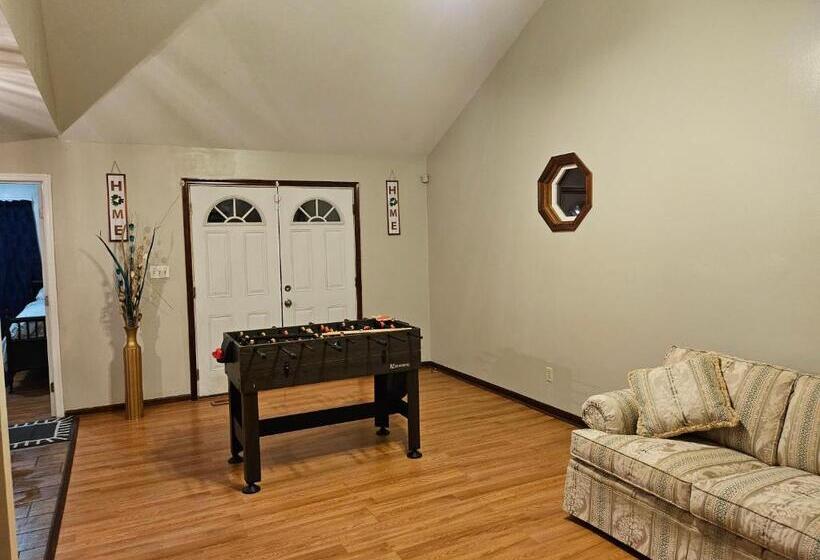 غرفة قياسية سرير كينج, Lace Place