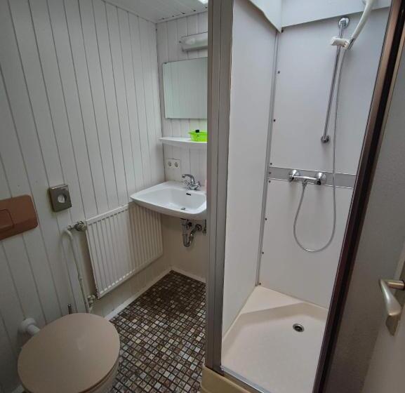 标准单人间, Room In Guest Room   Single Room With Shared Bathroom And Kitchen In Forbach