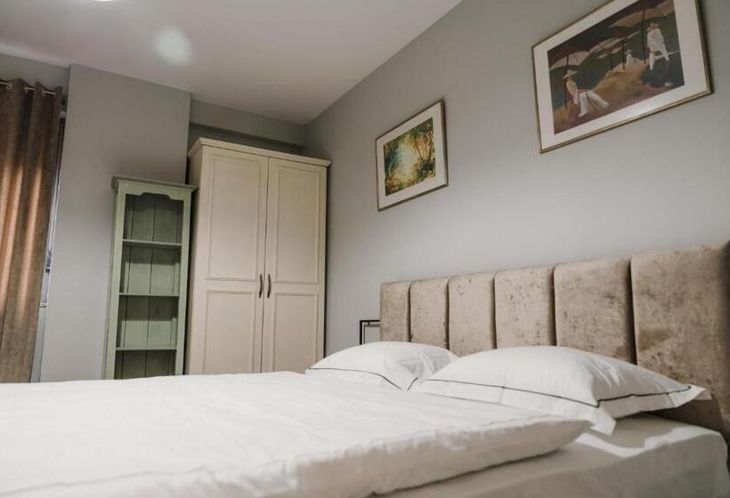 اتاق اکونومی, Urban Hotel Tirana