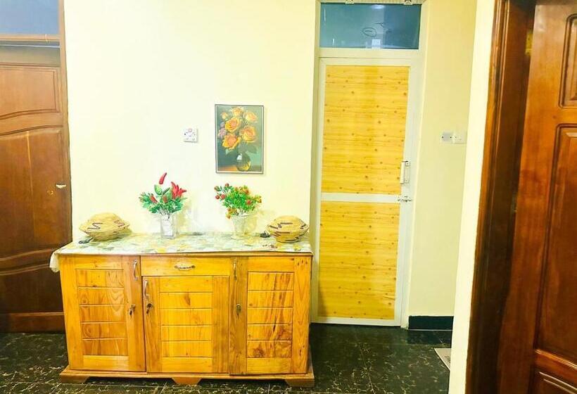 اتاق استاندارد با بالکن, The Central Heartbeat Haven Intercity