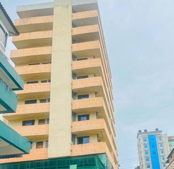 اتاق اکونومی, The Central Heartbeat Haven Intercity