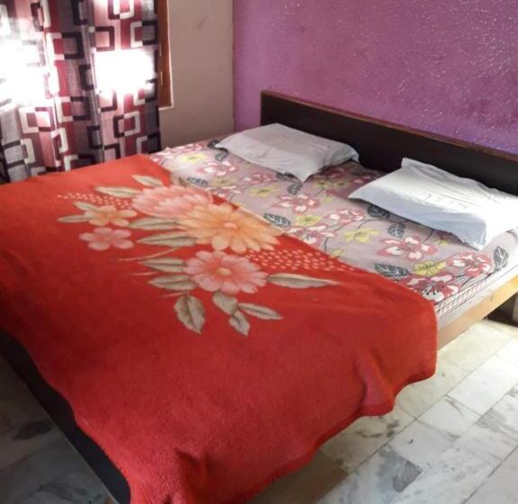 デラックスルーム, Gayatri Guest House Haridwar Near Railway Station   Ganga Ghat   Best Hotel In Haridwar