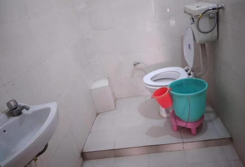 デラックスルーム, Gayatri Guest House Haridwar Near Railway Station   Ganga Ghat   Best Hotel In Haridwar