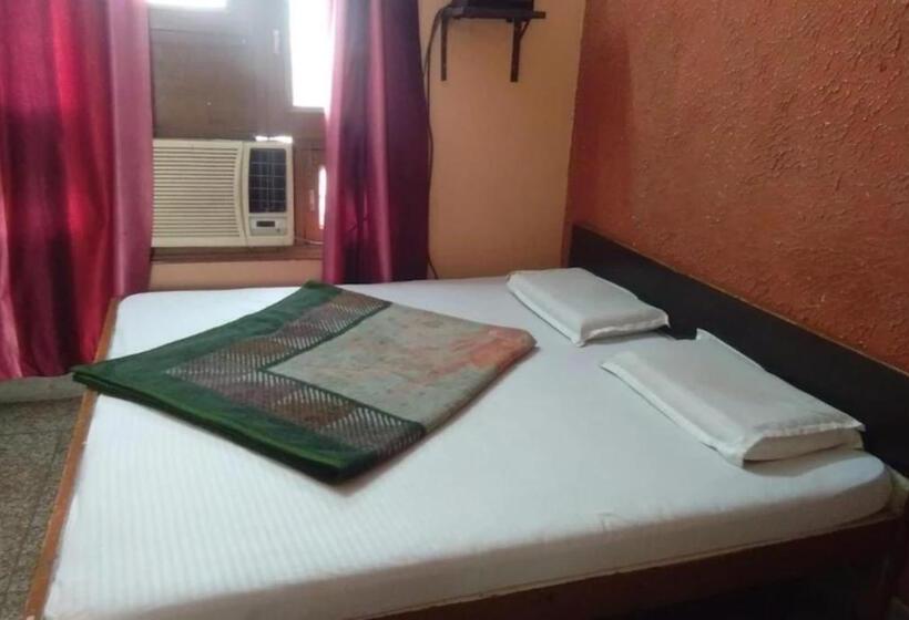 デラックスルーム, Gayatri Guest House Haridwar Near Railway Station   Ganga Ghat   Best Hotel In Haridwar