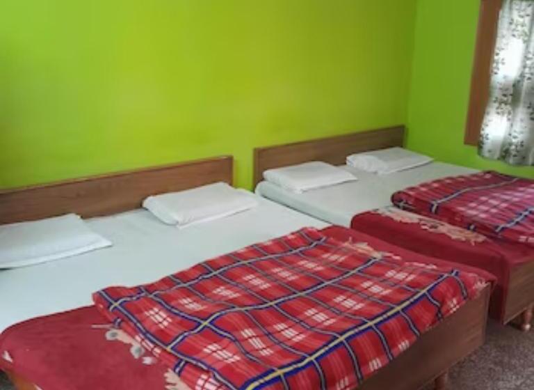 غرفة ديلوكس رباعية, Gayatri Guest House Haridwar Near Railway Station   Ganga Ghat   Best Hotel In Haridwar