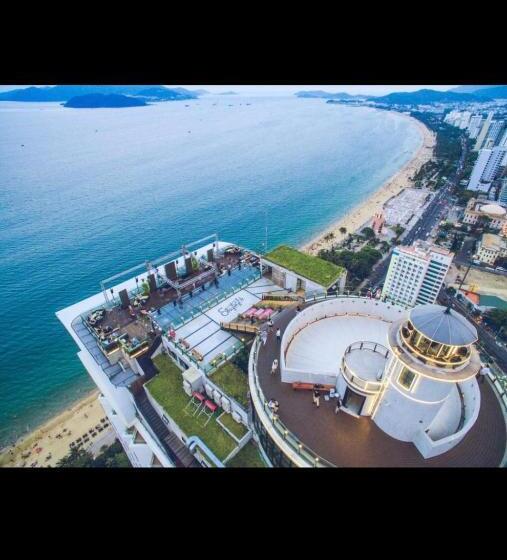 آپارتمان 1 خوابه با چشمانداز دریا, The Apartment Has Full Sea View