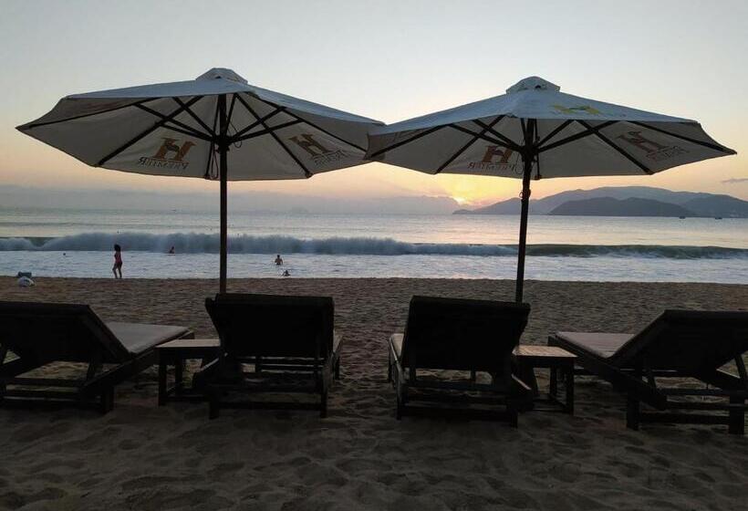 آپارتمان 1 خوابه با چشمانداز دریا, The Apartment Has Full Sea View