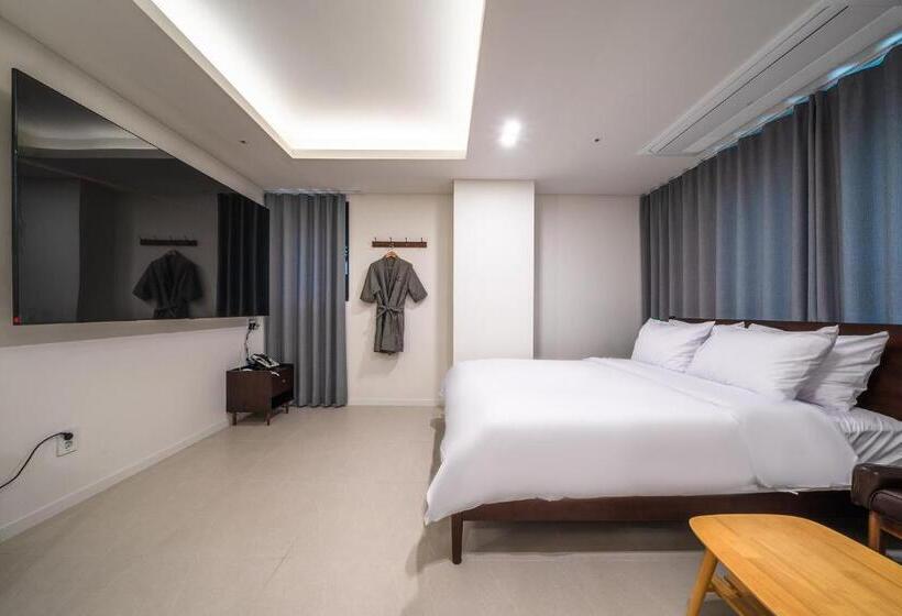 Habitació Deluxe, Bluebird