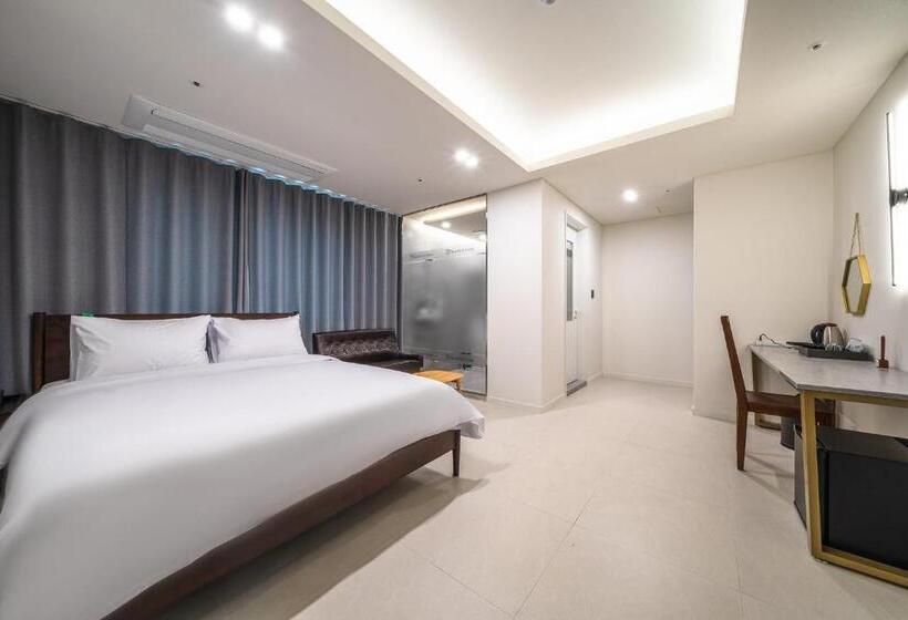 Habitació Deluxe, Bluebird