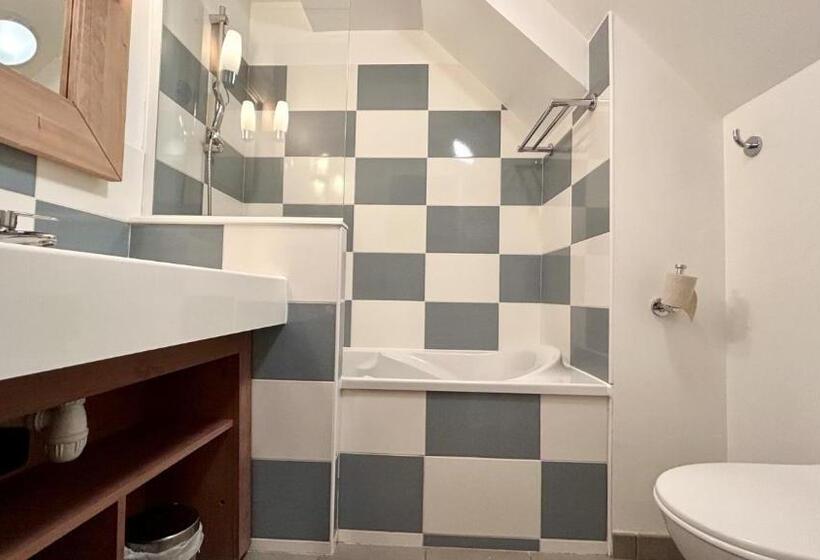 דירת חדר, Argousiers 105