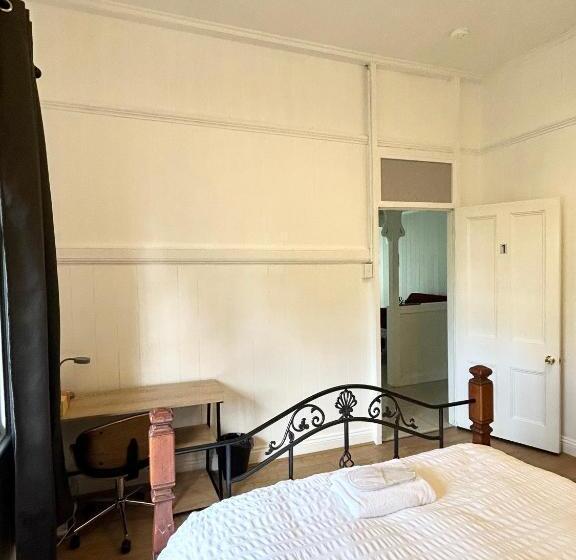 浴室共有ファミリールーム, 26 Gladstone Rd Highgate Hill