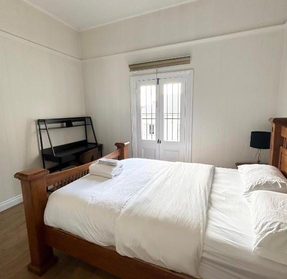 浴室共有ファミリールーム, 26 Gladstone Rd Highgate Hill