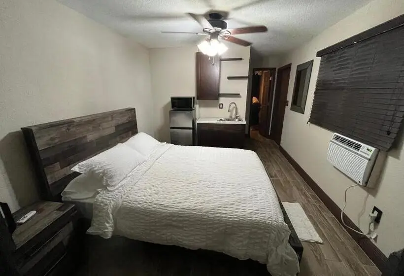 テラス付きスタンダードルーム, Cozy Studio Apartment With Private Entrance And Patio